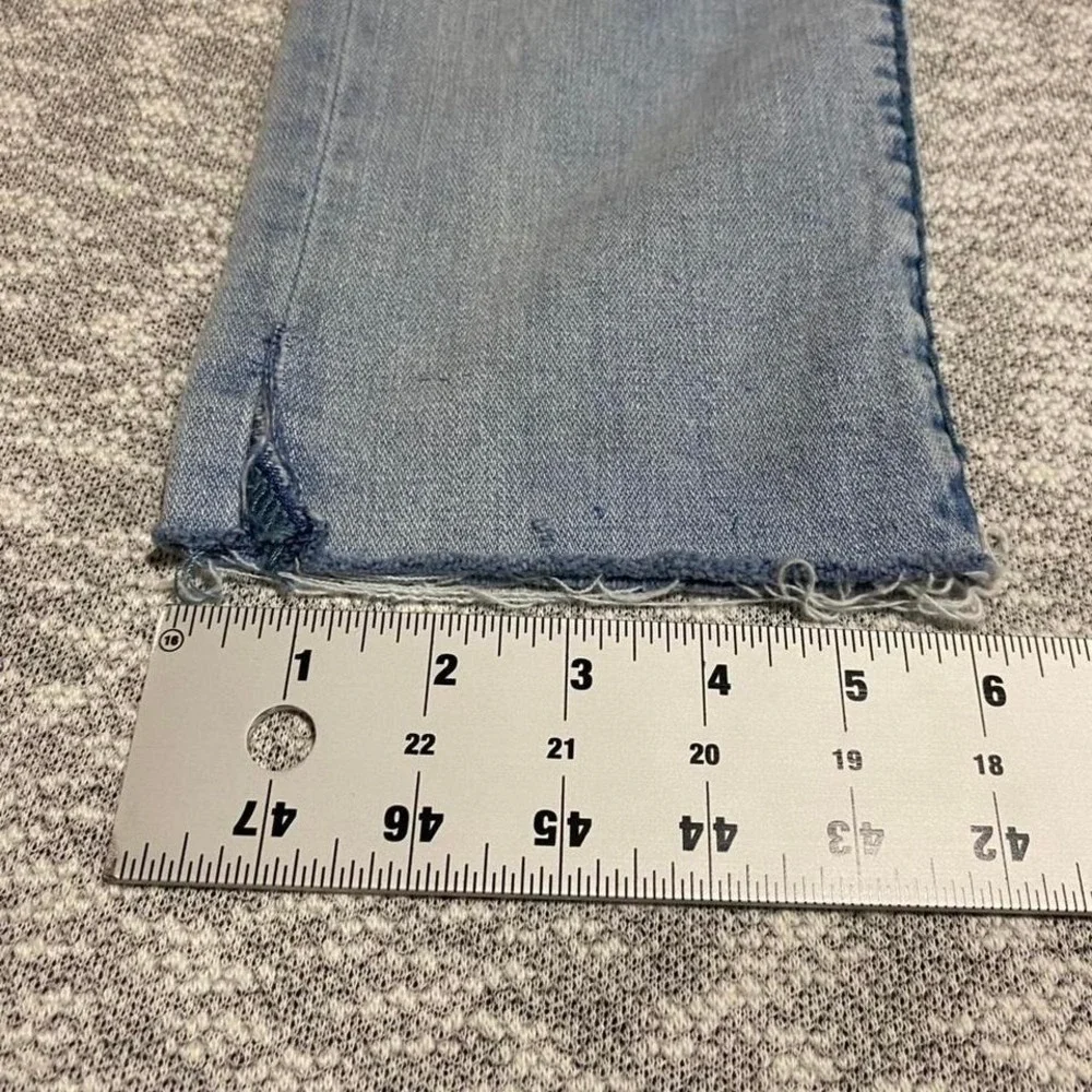 True Religion blue denim jeans Racco relaxed skinny raw hem Size 30. SKU-A412